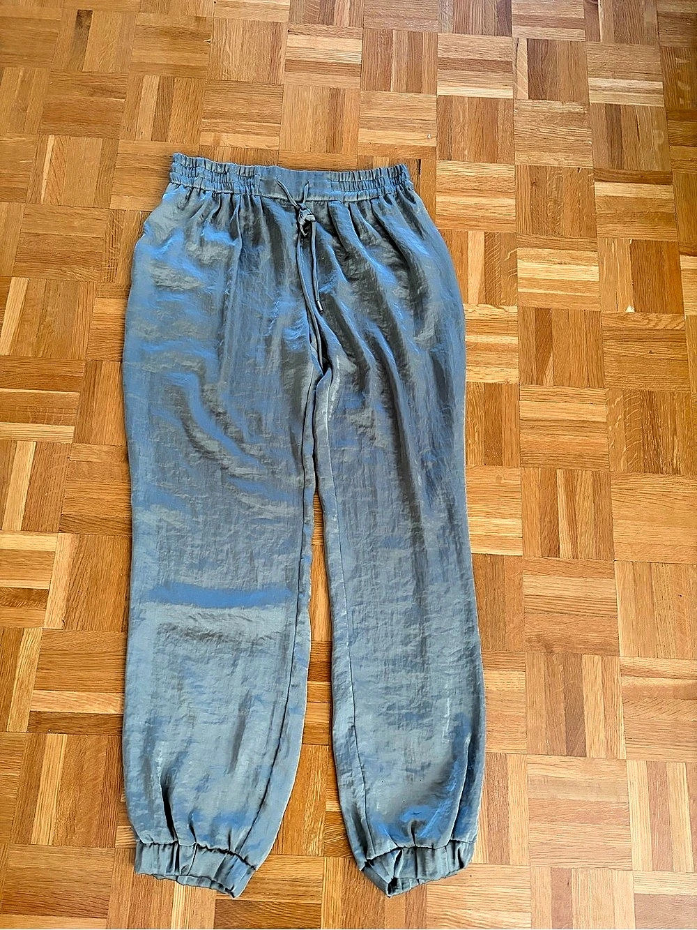 Zara TRF Appliqué Collection Green Satin Jogger Pants Size Small Like New